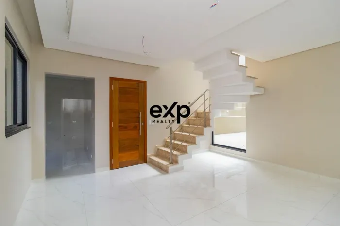 Sobrado novo no Uberaba com 3 quartos e terraço