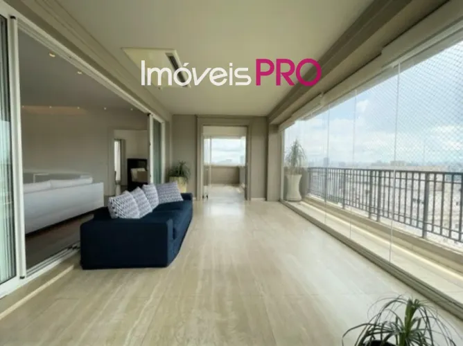Lindo apartamento em andar alto com excelente localização.