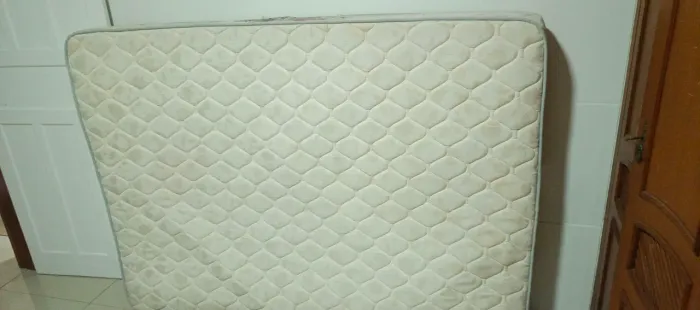 Colchão usado de casal