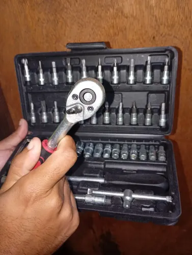 Kit Ferramentas 46 peças soquete e catraca