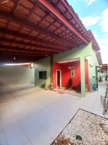 Casa 3 quartos no CD Jardim Sakura 1 no Parque 10, acesso rápido Av das Torres