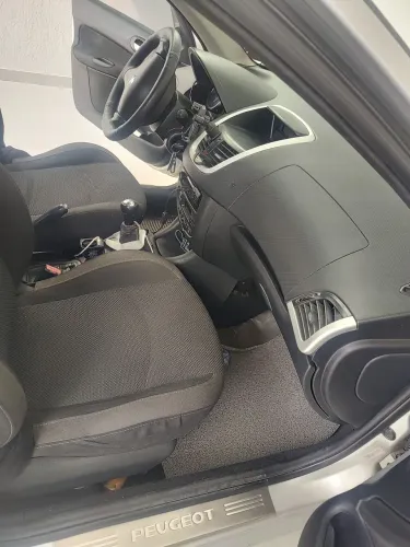 Peugeot 207 Sedan Passion XS 1.6 Flex 16V 4P 2010