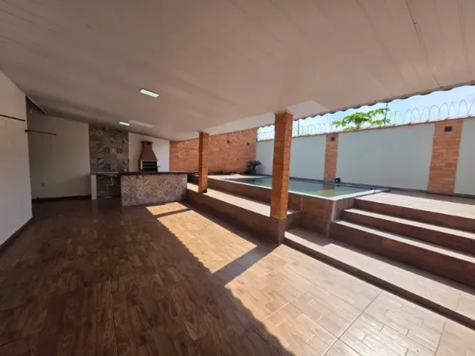Casa 3 quartos com piscina para locação no condomínio Nova Canaã.