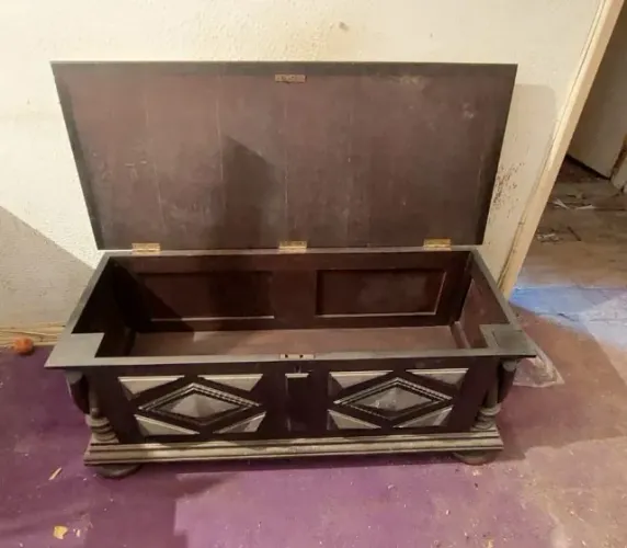 Baú de madeira de lei 