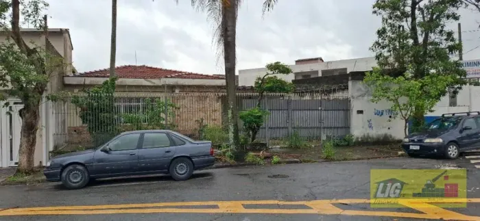 Casa térrea para reforma com 3 dorms; 1 suíte, sala, cozinha - Jardim Esmeralda - São Paul