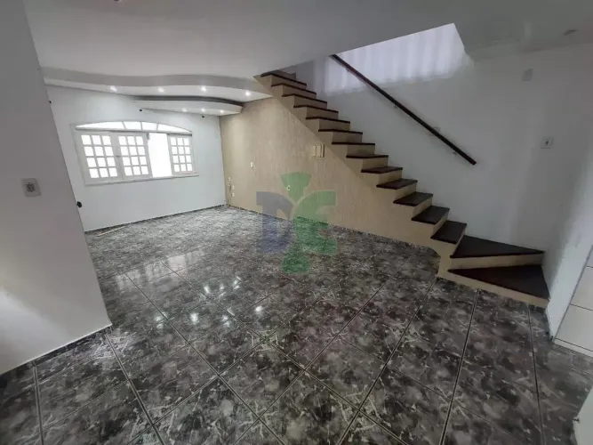 Sobrado para aluguel possui 160 metros quadrados com 3 quartos em Jardim Mesquita - Jacare