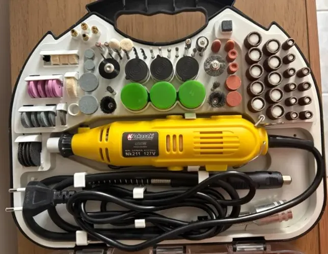 Mini Retífica Profissional 450W com kit completo de 212 peças, USADA e em excelente estado