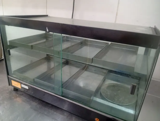 ESTUFA EXPOSITORA AQUECIDA 220V - VIDRO + BANDEJAS INOX