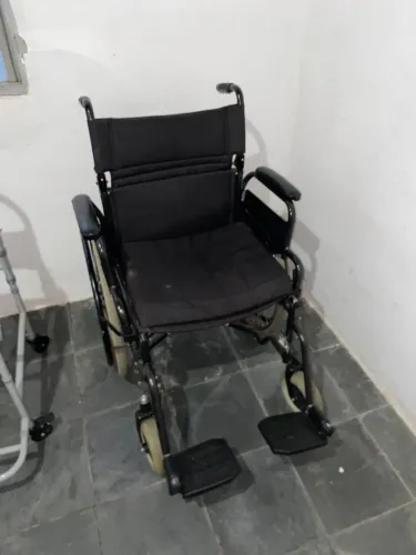 Cadeira de rodas + cadeira de banho