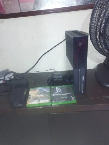Xbox One Com Dois Controles e Dois Jogos (Só fazer a higienização do aparelho para ligar)