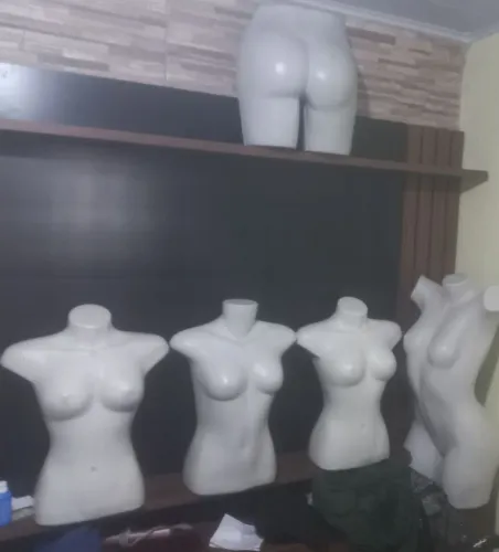 Vendo 5 maniquim um é 50 e 5 por 200 sou de bangu por 200 reais