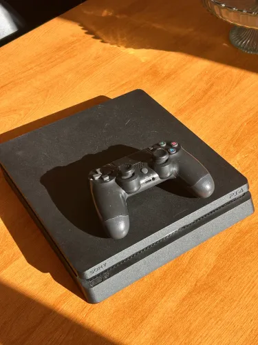 PlayStation 4 Slim