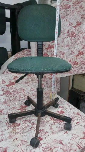 Cadeira de Escritório Giratória Verde - Funcional R$50 (Ler Descrição)