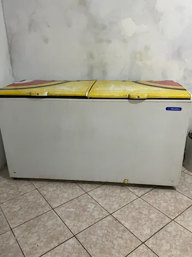 Frizzer de duas portas