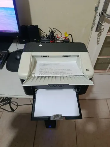 Impressora colorida Hp CP 1215 funcionando