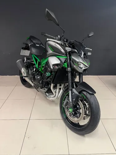 KAWASAKI Z900