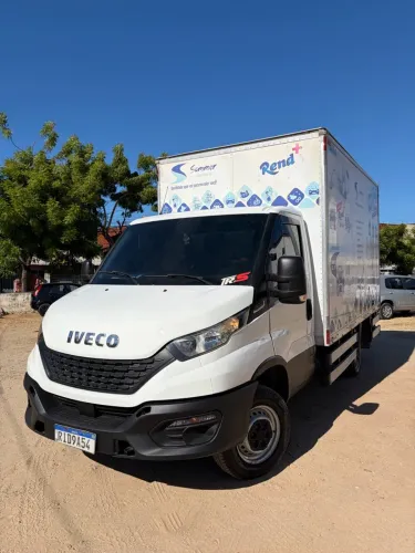 Iveco Daily Furgão 30-130 2.3 7,3m³ (die)(e5) 2021