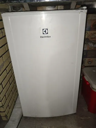 Frigobar Electrolux 122L