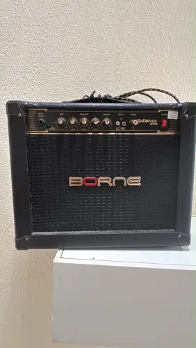 Amplificador Borne Vorax 840 Studio de 40W - modelo preto
