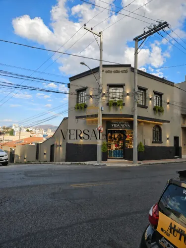 Prédio á venda com apartamento, sobrado, barracões e vagas de garagem - Bairro Floresta