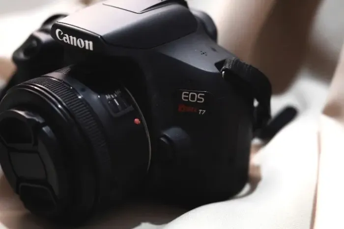 Canon T7+ Lente Kit + 50mm
