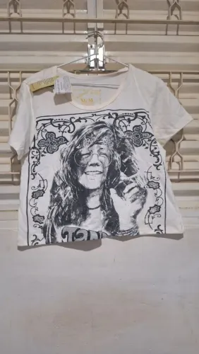 Vendo Camiseta Baby Look Feminina Nova
