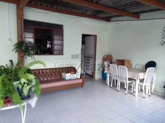 Casa - Bosque dos Eucaliptos - 4 Dormitórios - 187m².