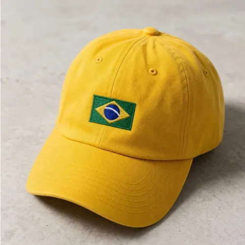 Boné Brasil Bandeirinha Bordado Alta Definição Ajustável Unissex Aba Curva Seleção