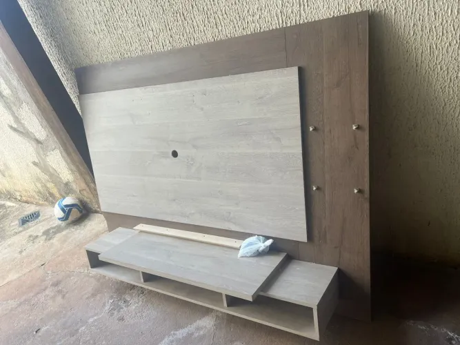 Vende se um painel