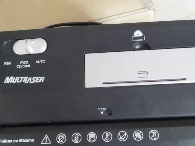 Triturador de papéis , cartões,marca Multilaser