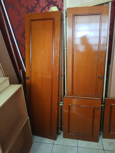 Guarda roupa de madeira