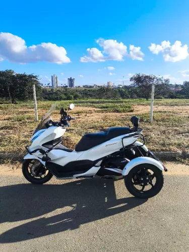 Triciclo PCX 160