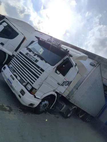 Scania 112HW e carreta Bau