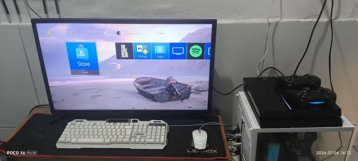 PS4 FAT 500GB, 4X JOGOS E 2X CONTROLES ORIGINAL