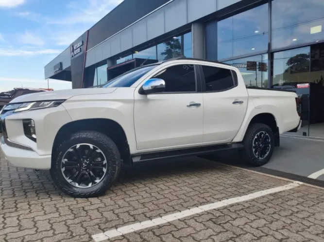 Mitsubishi L200 Triton Sport HPE 2.4 CD Diesel Aut. 2024