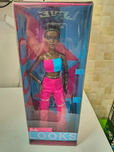 Barbie Signature Looks Model #14