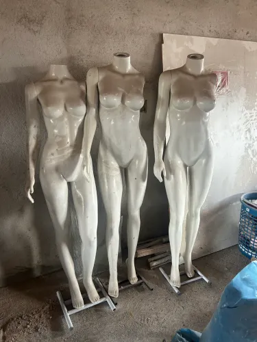 Manequins