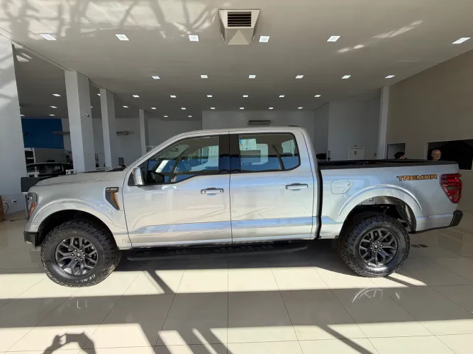 Ford F-150 Tremor 4X4 5.0 V8 2025