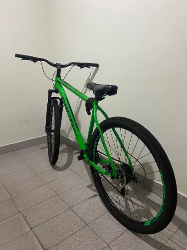 Está a venda está bicicleta