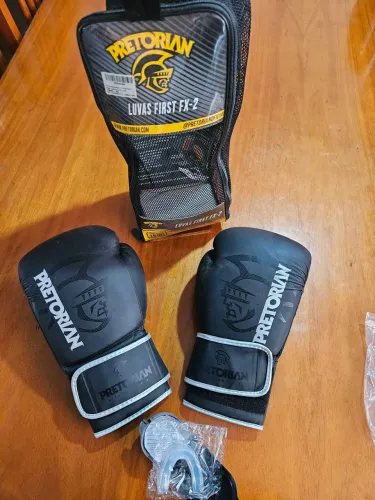 Luva de boxe First FX-2 + bucal + bolsa - Preto e Prata Tamanho 16 OZ