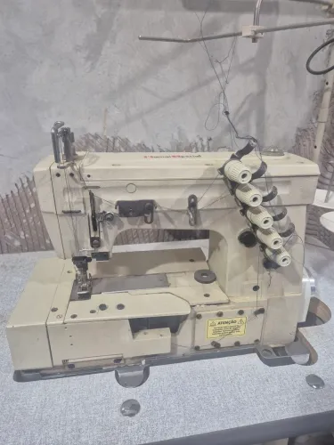Maquina de costura galoneira