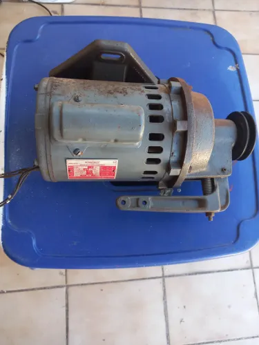 Vendo motor monofasico da kholback. Esta funcionando perfeitamente