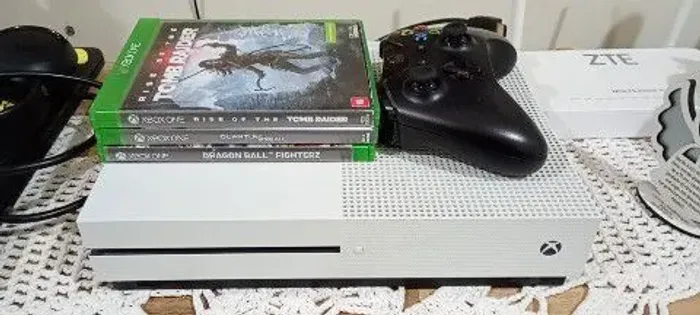 Xbox one S. 800$