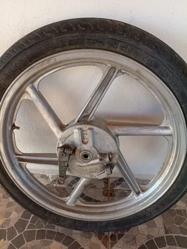 Roda liga moto