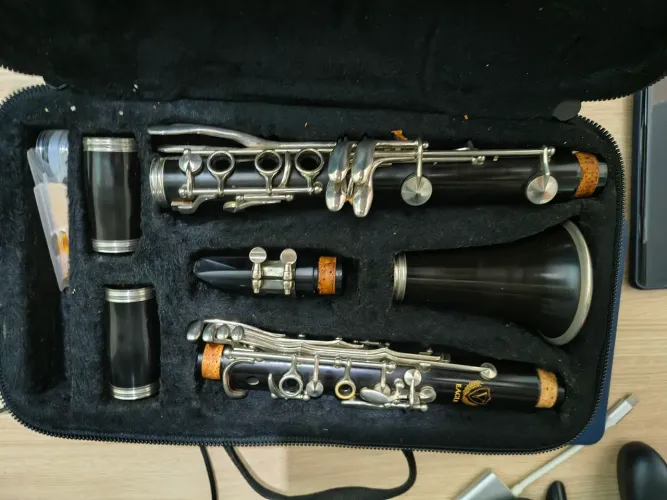 Clarinete Eagle 