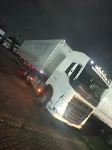 Caminhão VOLVO FH54O