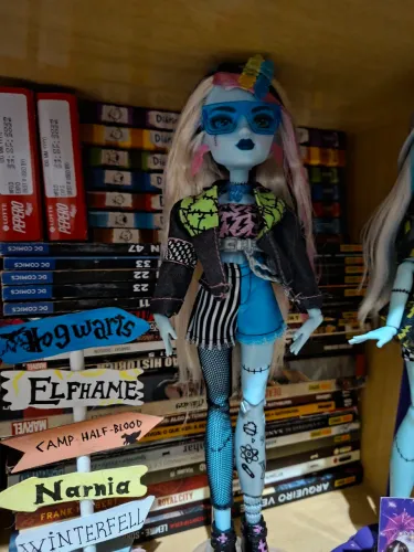 Monster high Frankie stein core refresh