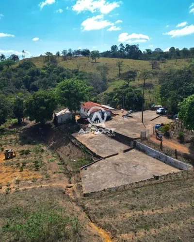 Casa com 2 Quarto(s) e 1 banheiro(s) para Alugar, 39 m² por R$ 290 / Mês