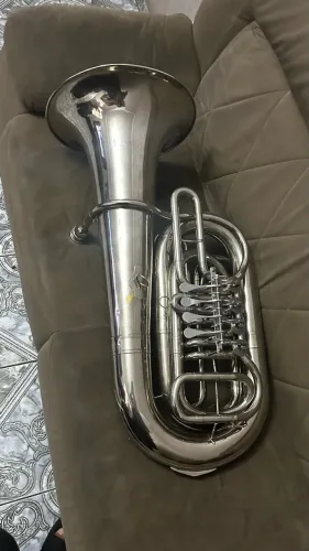 Tuba 4/4 Eastman