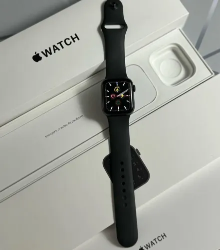 Apple Watch SE2 versão Celular 44 mm Novo